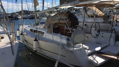 Dufour-350-01